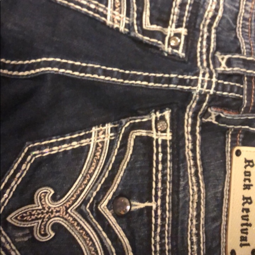 NWT Rock Revival Capri